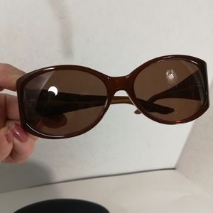 Oscar del la Rento sunglasses/case